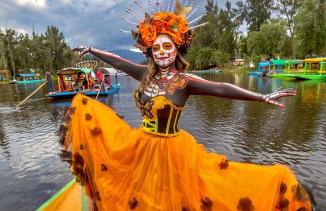 Tour del Día de Muertos por Xochimilco con cena - Foto 4